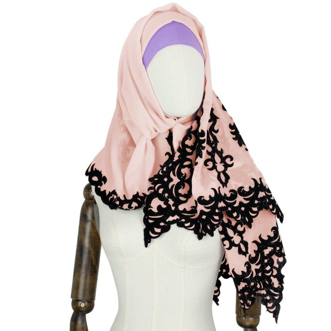 Hijab Style Dynamic in Pfirsich