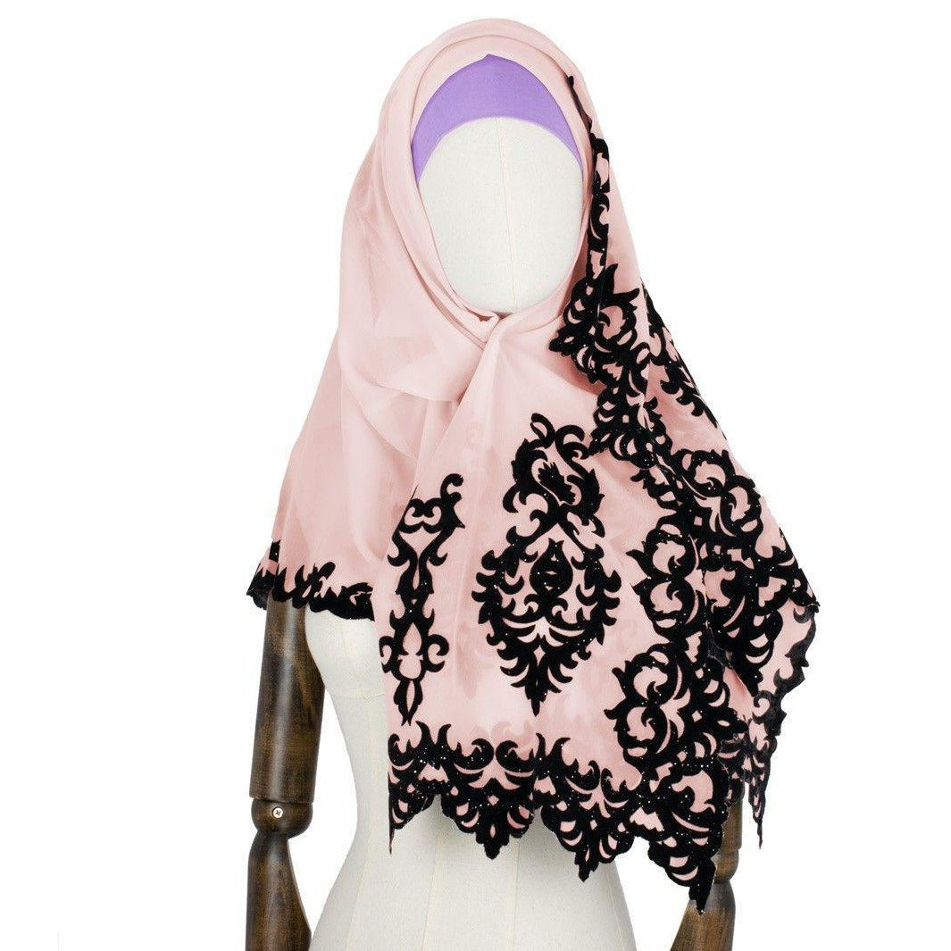 Hijab Style Dynamic in Pfirsich