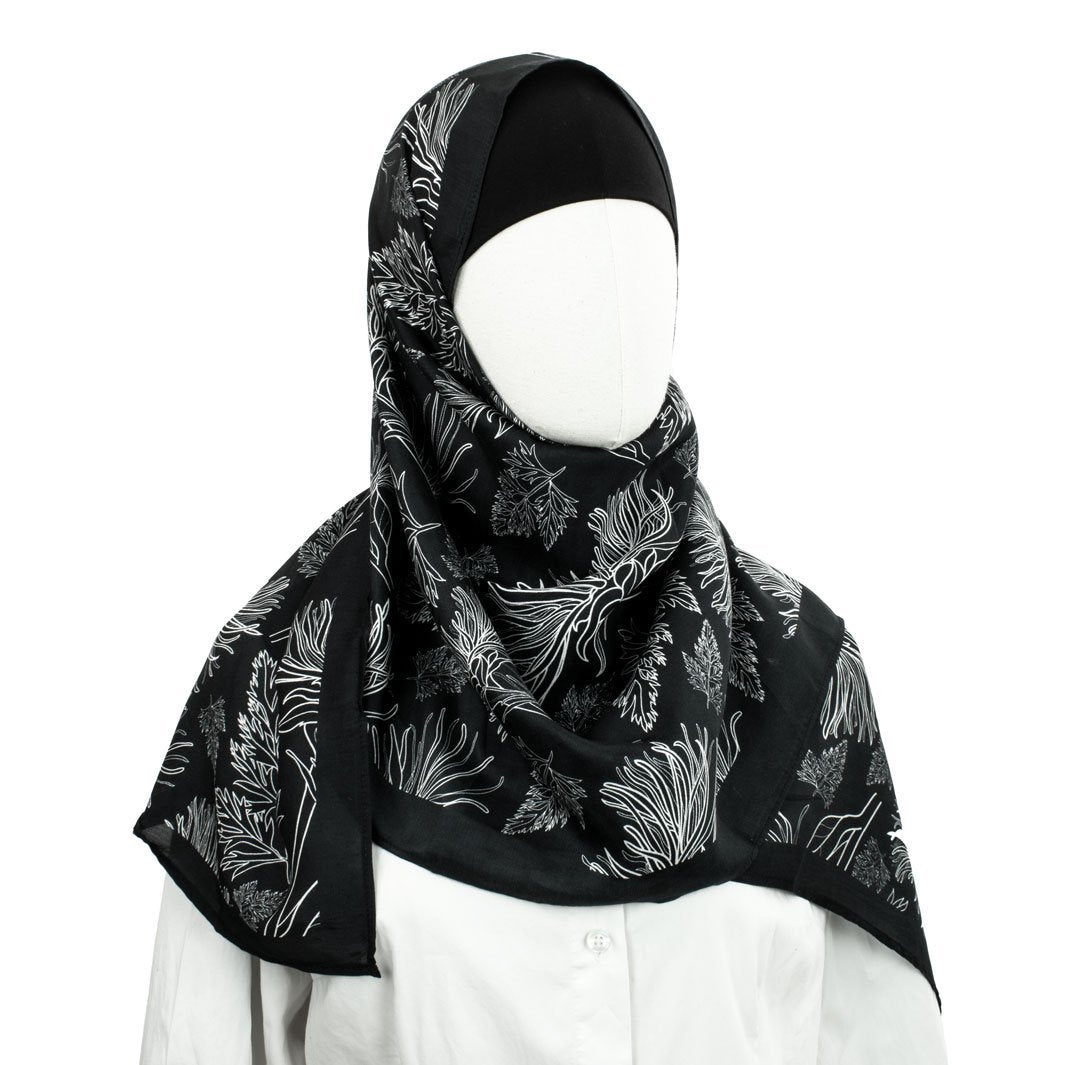 Hijab Style in Schwarz