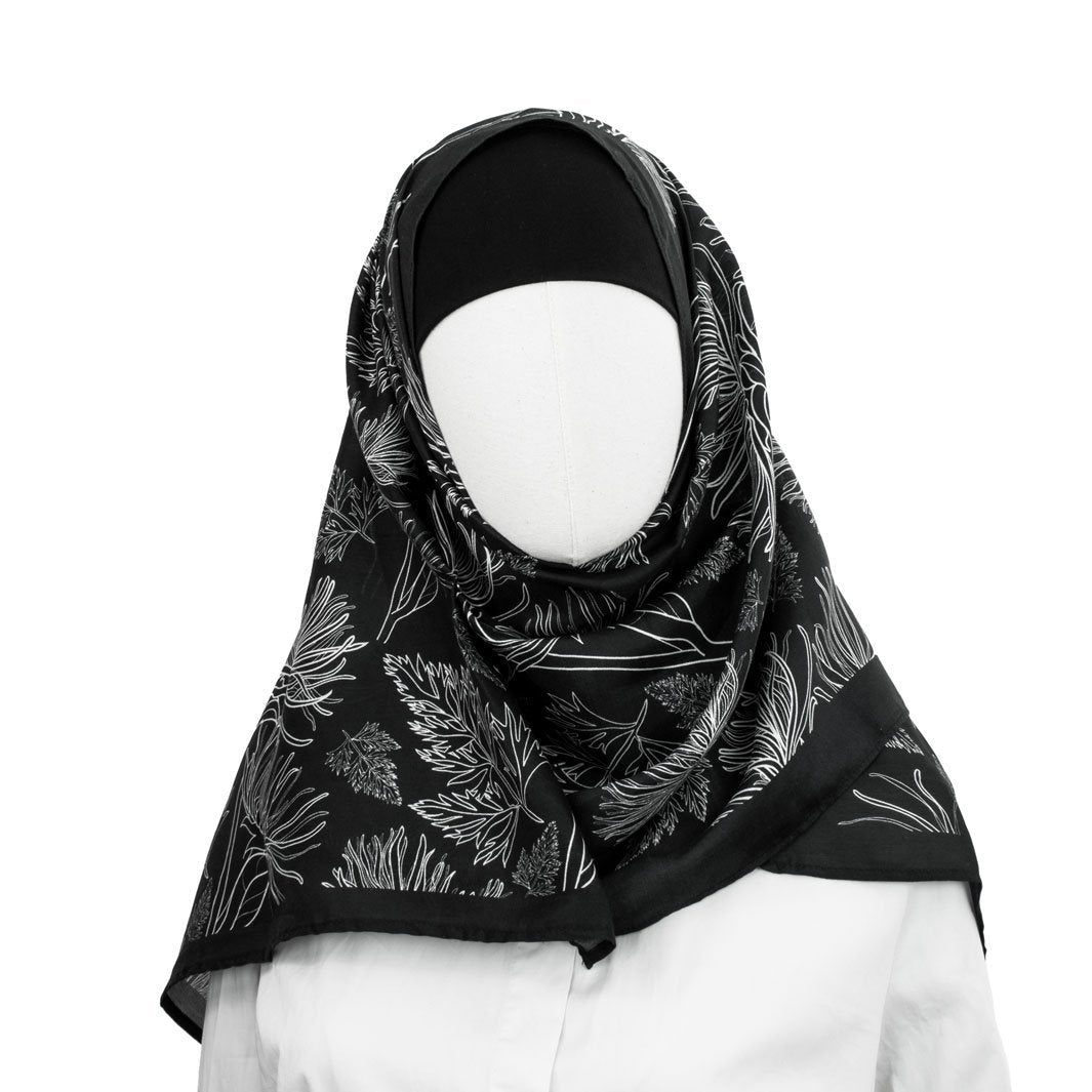Hijab Style in Schwarz
